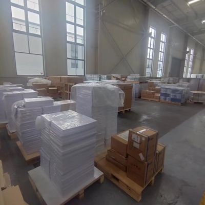 Dicke 0.12-0.76 mm PVC-Kernblatt Offsetdruck auf Kunststoff für die gesamte Serie Offsetdruckmaschinen