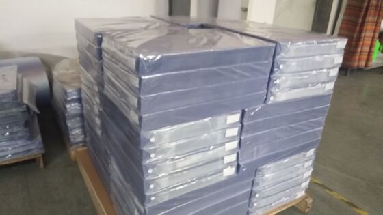 Transparente PVC-beschichtete Überlagfolie mit einer Dicke von 0,04-1,0 mm und einer starken Haftung für die Lamination von Kunststoffkarten