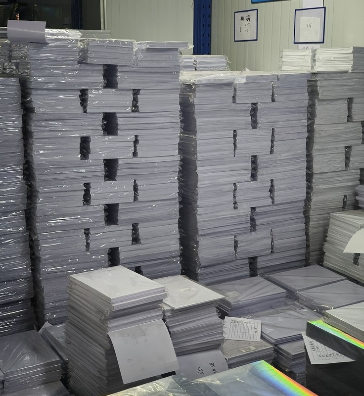 Weißes Tintenstrahl-PVC-Blatt mit starker Schälfestigkeit für hochauflösende Bilder und benutzerdefinierte Größen