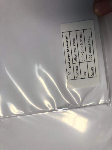 Maßgeschneiderte 0,3 mm weiße, inkjetbedruckbare PVC-Folie mit starker Abziehkraft für die Smartcard-Produktion